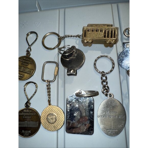 Souvenir Vintage Keychain Lot Military Cable Car Sydney Opera House US States - Picture 12 of 13